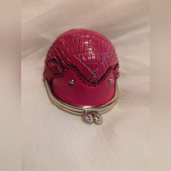 Kate Spade Patent Leather Hedgehog Coin Purse Kisslock Berry Pink With Flaw NWT - Picture 11 of 12